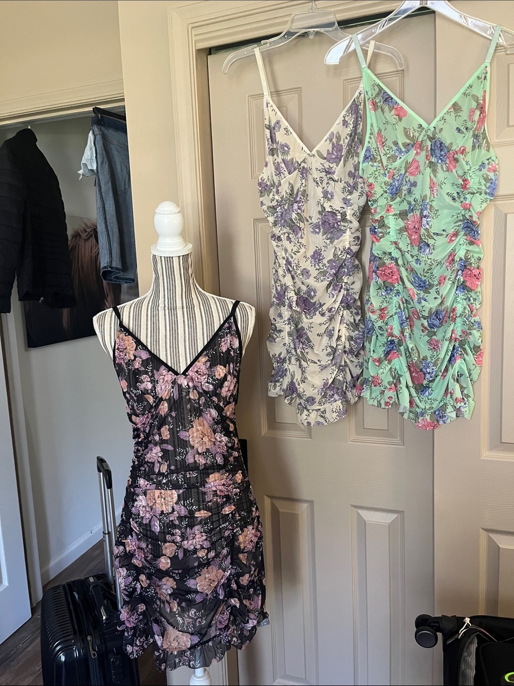 Lingerie set of three size small/ medium set up three new without tags